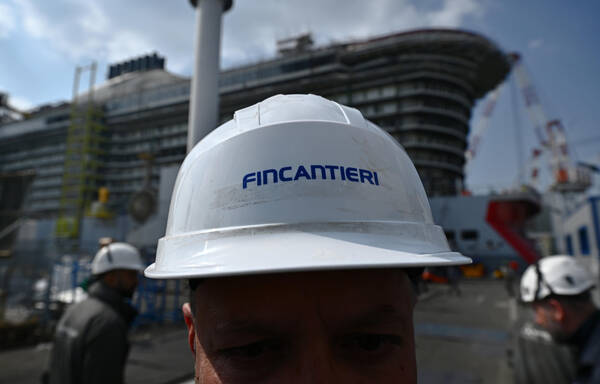 Fincantieri: navi in costruzione tra cantiere e Genova Sestri Ponente (generica)