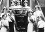 Una manifestazione per i diritti delle lavoratorici in una foto senza data del primo decennio del  1900. Nel rogo della Triangle Waist Company a New York il 25 marzo 1911 morirono 146 lavoratori, per  la maggior parte donne