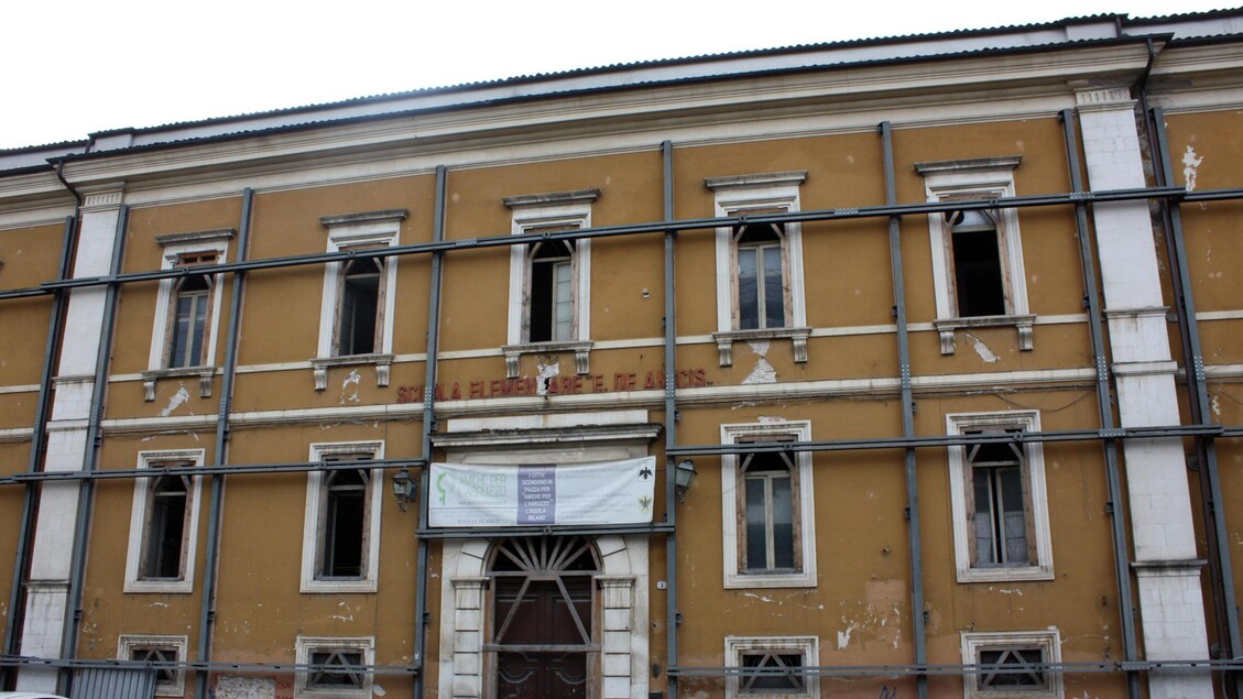 L'Aquila nel 2018, la scuola De Amicis in centro