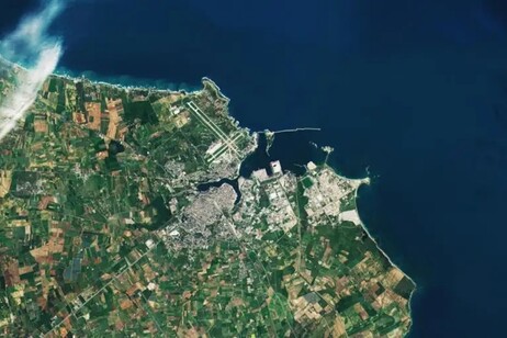 Il territorio delle città di Brindisi vista dal satellite Sentinel 2 (fonte: Esa)