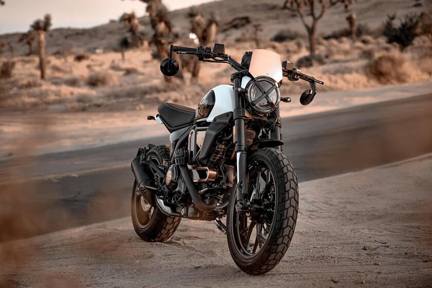 Scrambler 10° Anniversario Rizoma Edition