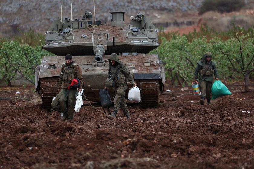 Israeli troops leave Lebanon as ceasefire comes into effect