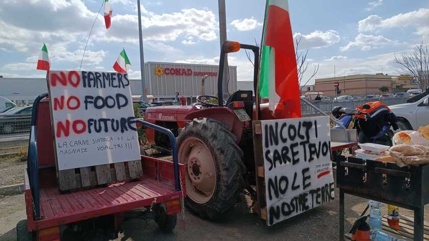 Tractor protests in Italy - ALL RIGHTS RESERVED