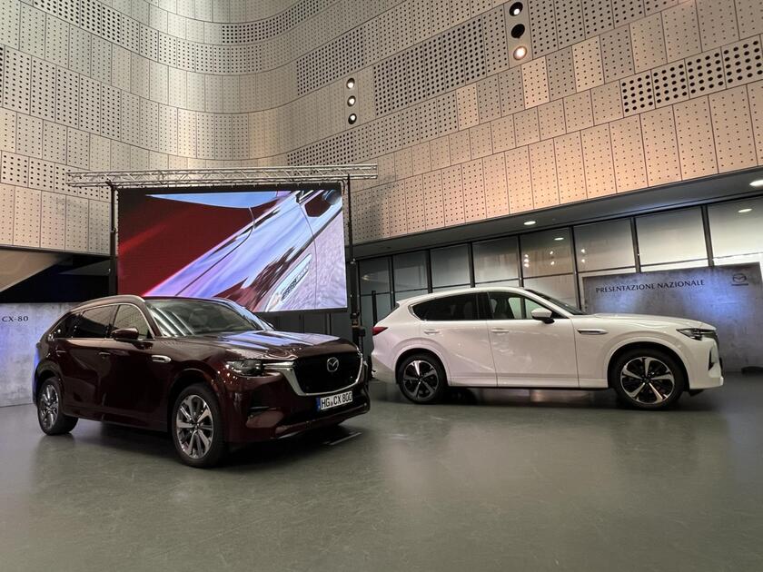 Nuova Mazda CX-80 Unveiling