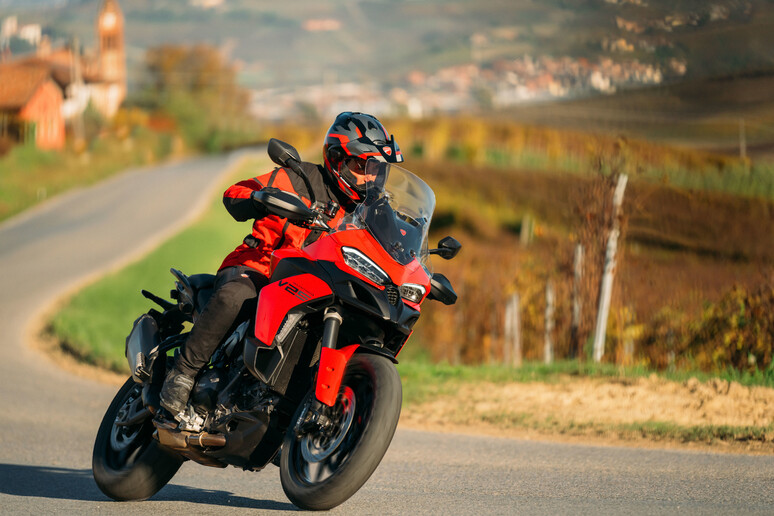 Nuova Ducati Multistrada V2 nel segno del piacere di guida - RIPRODUZIONE RISERVATA