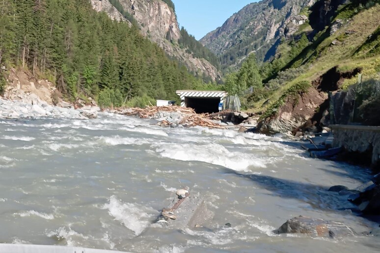 Europa-Regioni: ok del Parlamento europeo a fondi per alluvioni in Valle d 'Aosta - RIPRODUZIONE RISERVATA